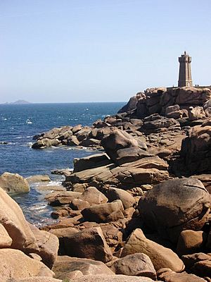 Perros-Guirec - La Côte de granit rose et le phare de Ploumanac'h - Juin 2005