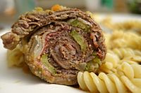 Rinderroulade gefüllt Anschnitt 01