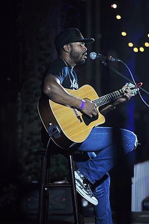 Ayron Jones Macefield Music Festival 2015.jpg