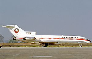 Boeing 727-116 CC-CAG LAN Pudahuel 22.04.72 edited-3