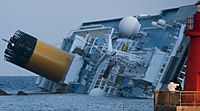 Collision of Costa Concordia 5 crop