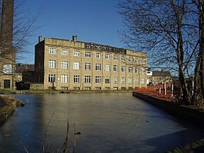 Dock at Junction Bridge, Shipley - geograph.org.uk - 133564.jpg