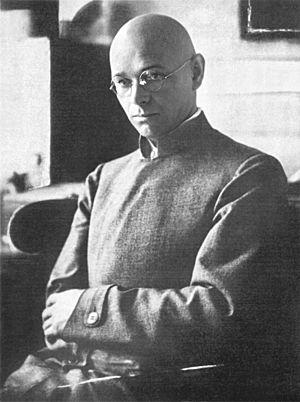 Johannes Itten (retuschiert).jpg