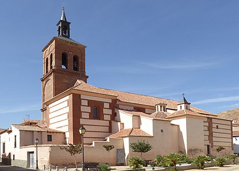 La Calahorra mit Iglesia de Nuestra Señora de la Anunciación, aus 1546 Architektur hispan. Mudéjar-Stil Andalusien Spanien Foto Wolfgang Pehlemann P1110130