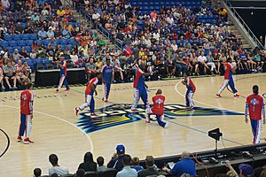 Washington Generals vs. Harlem Globetrotters June 2019 03 (Globetrotters Magic Circle)