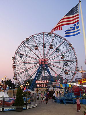 Wonder Wheel (7082366245).jpg