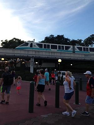 DisneyWorldMonorail2015