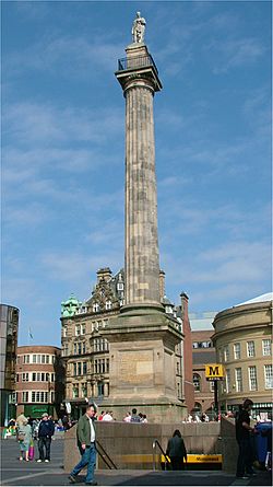 Grey's Momument and Momument station - Newcastle upon Tyne - England - 130804