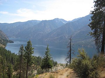 LakeChelanLakeShoreTrail