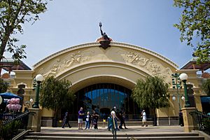 The Little Mermaid - Ariels Undersea Adventure building (wide)