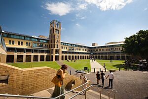 Unsw quadrangle building 2010-05-11