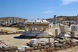 GR-delos-agora-compitaliasten