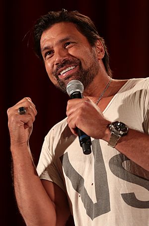 Manu Bennett by Gage Skidmore 2.jpg