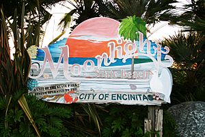 Moonlight Beach sign