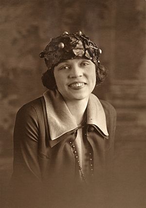 Nell Mercer 1910-20.jpg