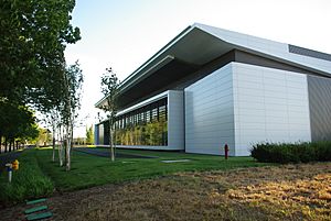 Phil Knight Hangar full side - Hillsboro, Oregon