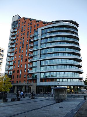 Putney Wharf Tower 03