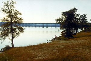 Stillhouse Hollow Lake with bridge