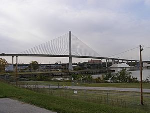 Northside Veterans Bridge PB040389.jpg