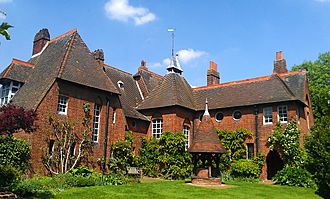 Philip Webb's Red House in Upton.jpg