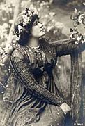 Ellen Terry as Guinevere costume by Burne-Jones