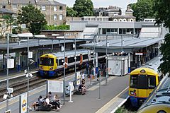 Highbury and Islington station MMB 29 378224 378202.jpg