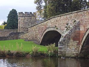 Nungate Bridge and Doo'cot, Haddington. - geograph.org.uk - 659907