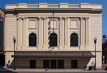 Shubert Theatre Minneapolis.jpg