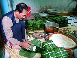 Banh chung (goi khong khuon)