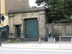 LESC sub-station, Greenwich High Road - geograph.org.uk - 1464261