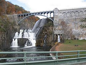 New Croton Dam from below.jpg