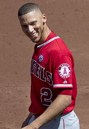 Andrelton Simmons, Kole Calhoun (36700894445) (cropped).jpg