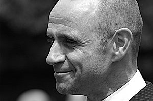 Evan Davis (journalist), 2007.jpg