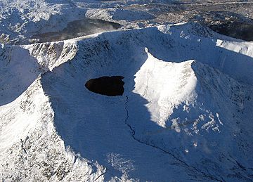 Helvellyn(SimonLedingham)Dec2004.jpg