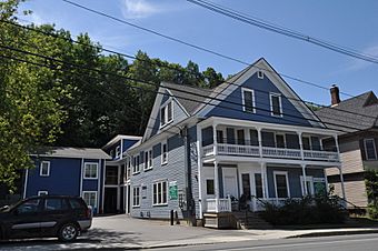 StJohnsburyVT MorencyPaintShopAndApartmentBuilding.jpg