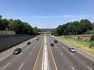 2021-06-07 11 00 21 View west along Interstate 280 (Essex Freeway) from the overpass for South Essex Avenue in Orange, Essex County, New Jersey