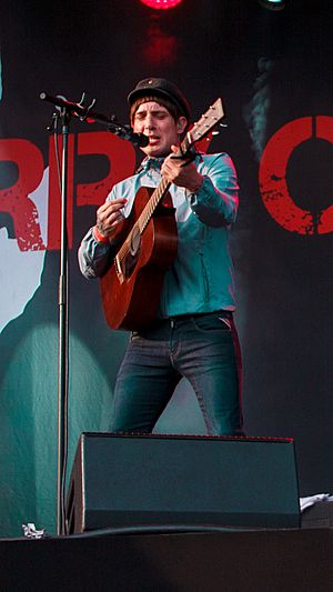 Gerry Cinnamon am Haldern Pop Festival 2019 - 04 - Foto Martin Schumann (cropped).jpg