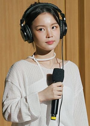 LeeHi 2021 (derived).jpg