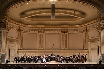 Alma Deutscher in Carnegie Hall, December 2019, Photo Chris Lee