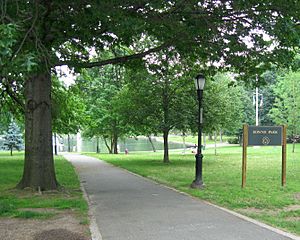 Bowne Park jeh.JPG