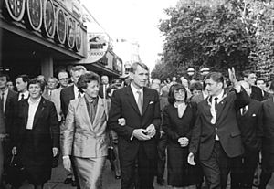 Bundesarchiv Bild 183-1987-0930-046, Dresden, Koivisto-Besuch, Wolfgang Berghofer