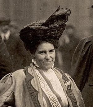 Rosa May Billinghurst (39633766971) (cropped).jpg