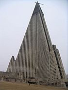 Ryugyong hotel 01