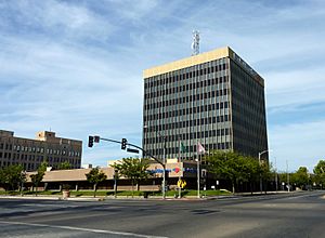 2009-0726-CA-Bakersfield-TruxtonTower