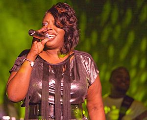 Angie Stone (2) 2010.jpg