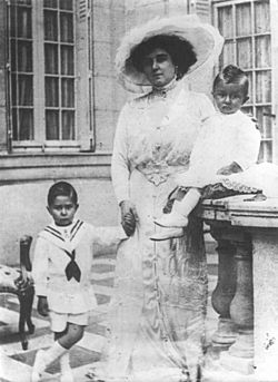 Blanche Delacroix and children