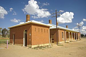 Bomen Railway Station