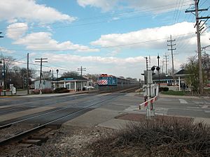 Clarendon Hills Station in 2004