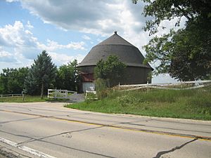 Durand Il Weber Round Barn2