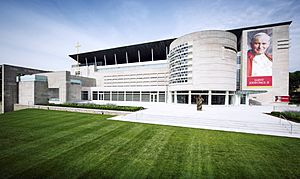 Exterior of the Saint John Paul II National Shrine in Washington, DC.jpg